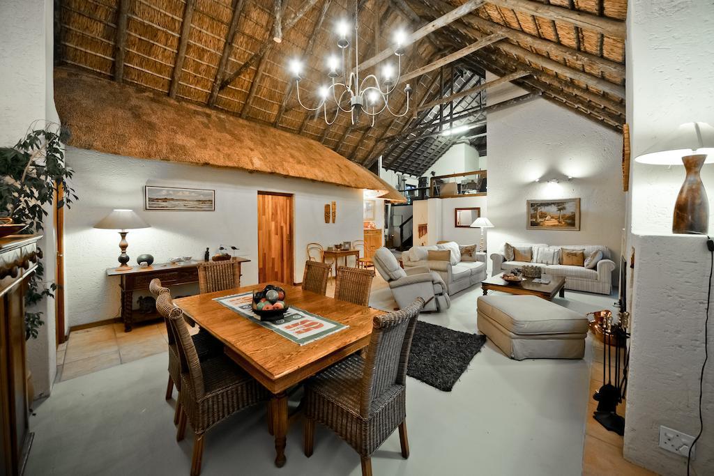 50 On Shepherd Boutique Guest House Sandton Exterior foto