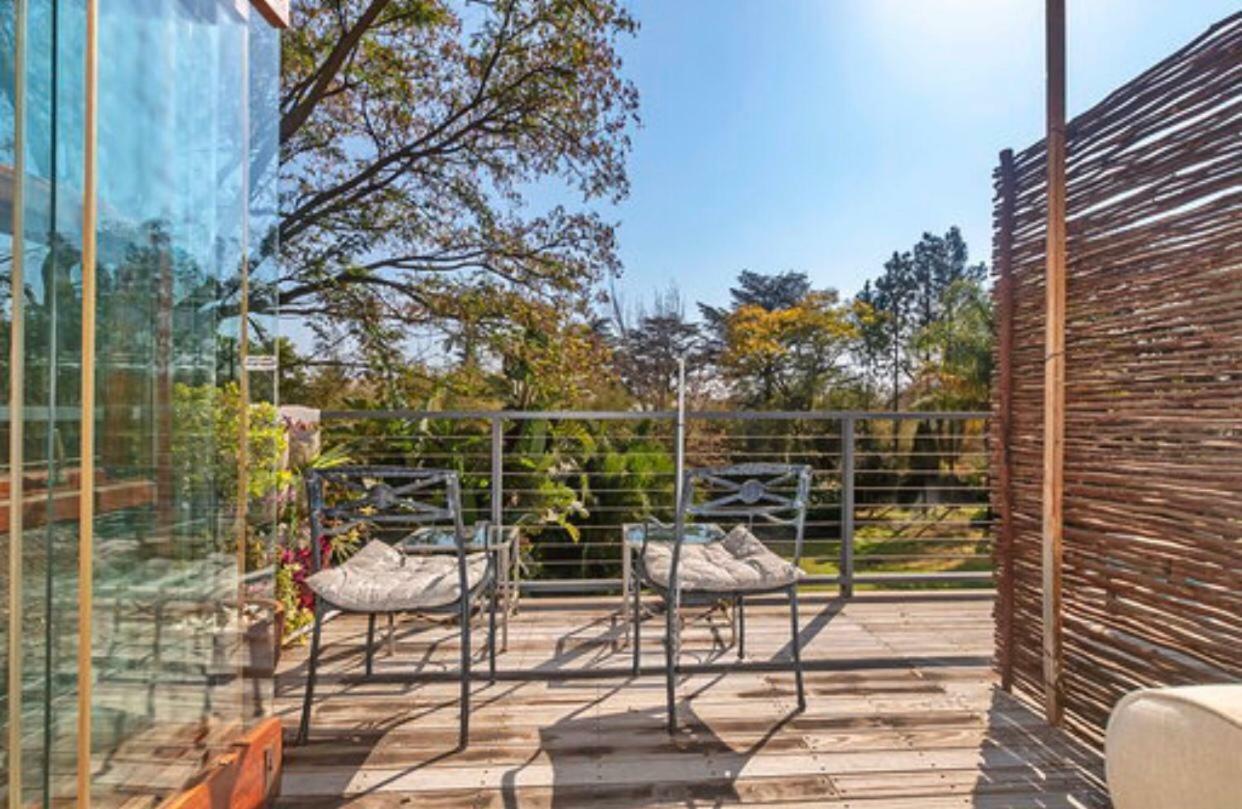 50 On Shepherd Boutique Guest House Sandton Exterior foto
